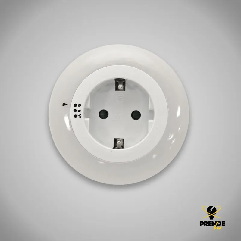 Enchufe con Piloto LED y sensor crepuscular RGB Oferta